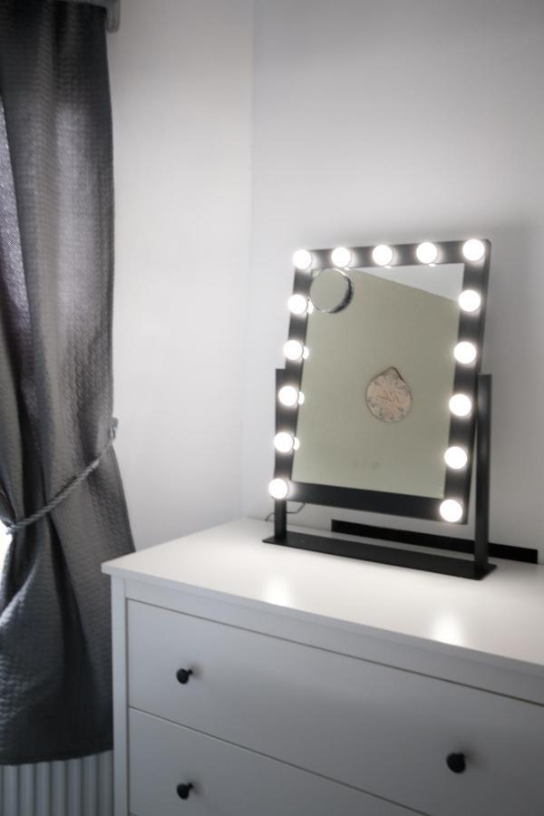 Gorgeous 3 Bedroom Victorian Townhouse Lisburn Bagian luar foto