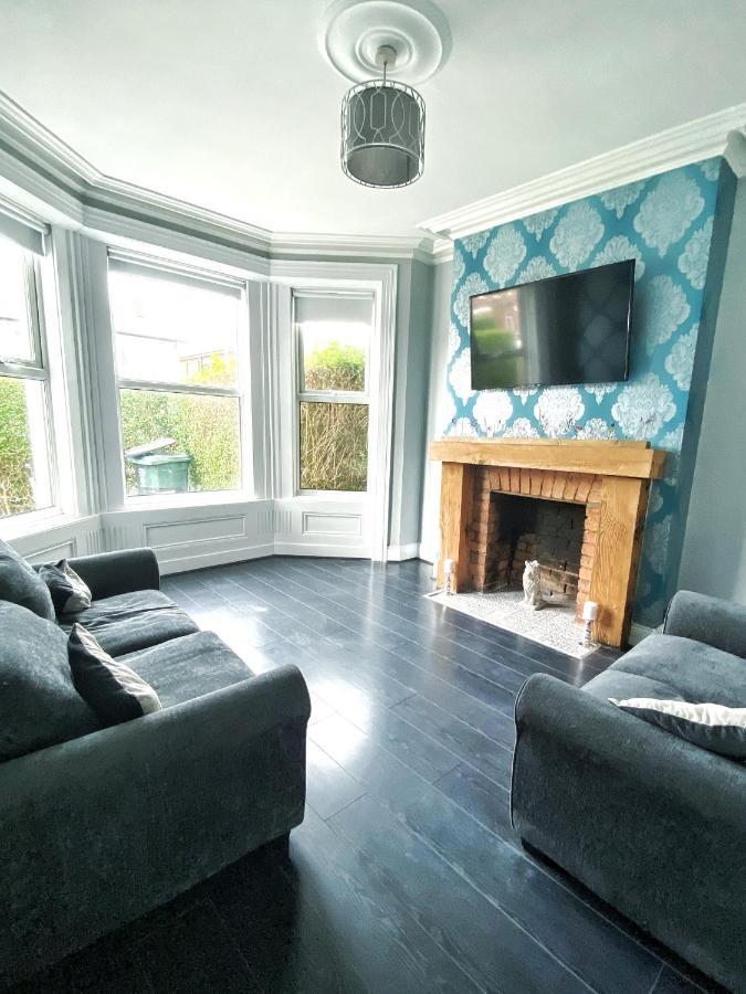 Gorgeous 3 Bedroom Victorian Townhouse Lisburn Bagian luar foto